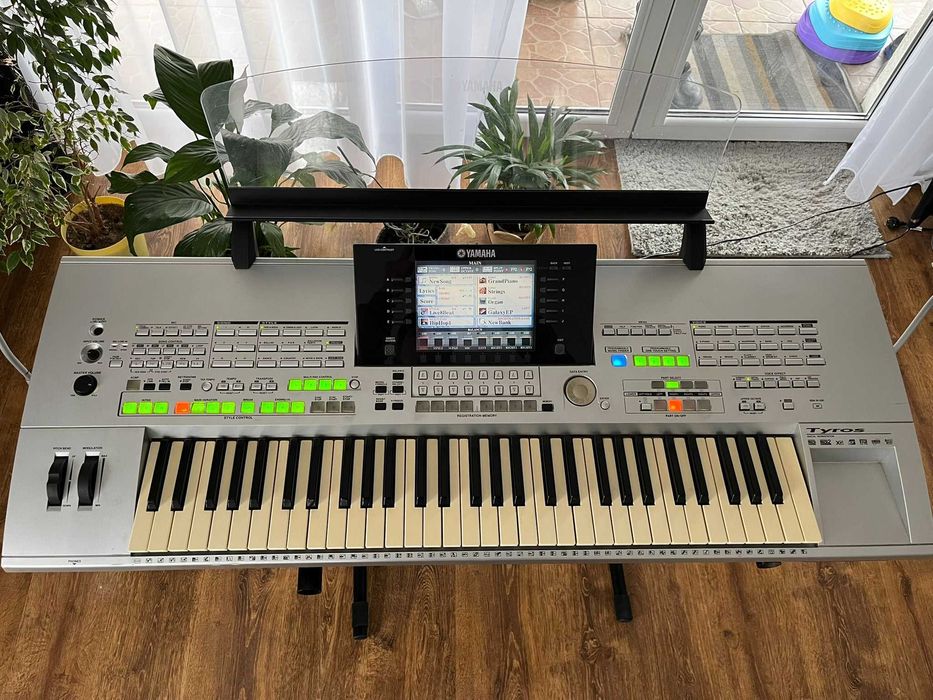 Keyboard aranżer Yamaha Tyros 1 uszkodzony