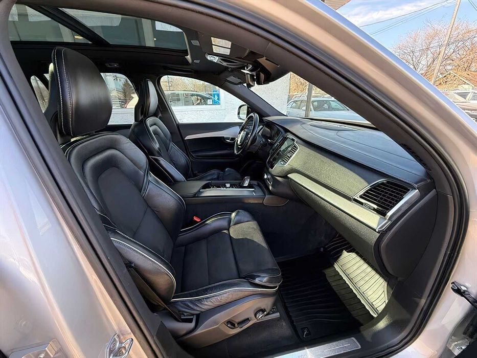 Volvo Xc90      2020