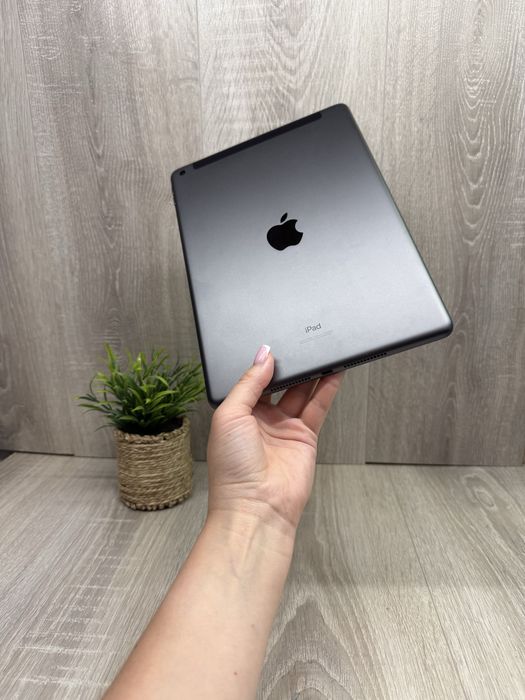 iPad 7 (2019) 32 GB Wi-Fi + LTE