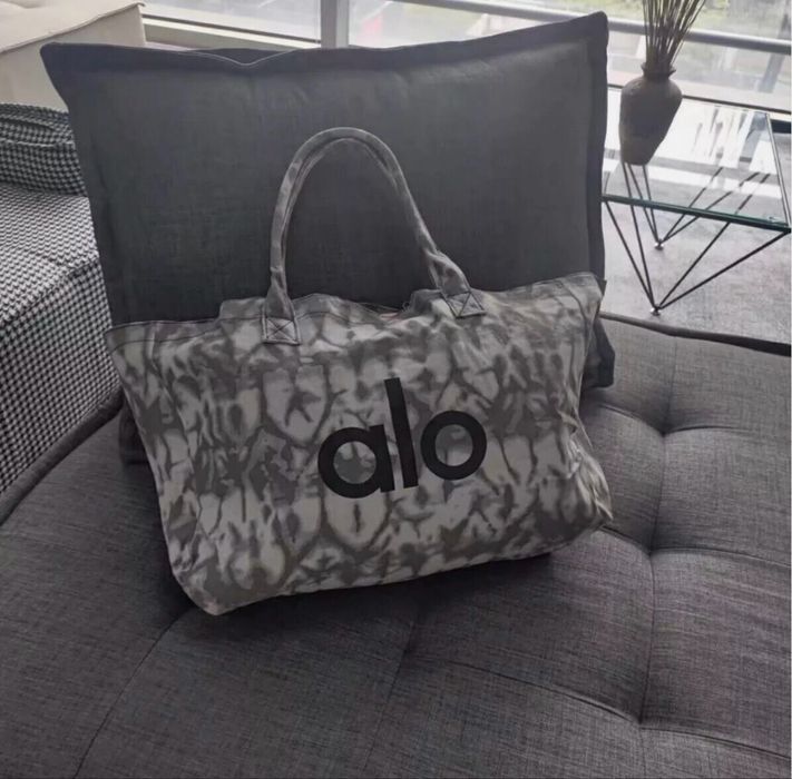Alo yoga нова спортивна сумка