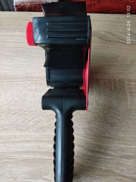 Диспенсер для скотча