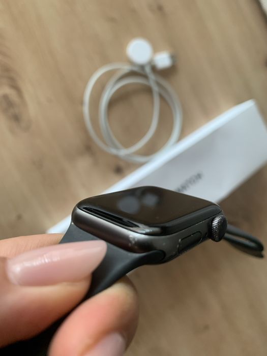 Apple Watch SE 40mm GPS — Bom estado | Funcional