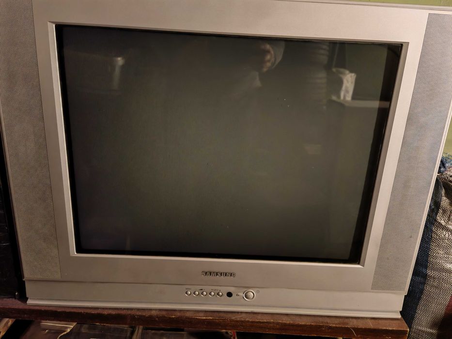Продам телевизор Samsung Б/У.