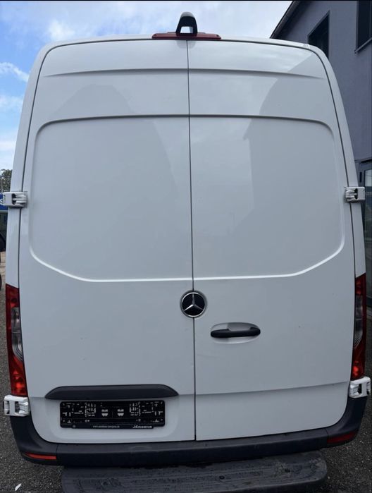 Двері mercedes-benz Sprinter 907 2023 року