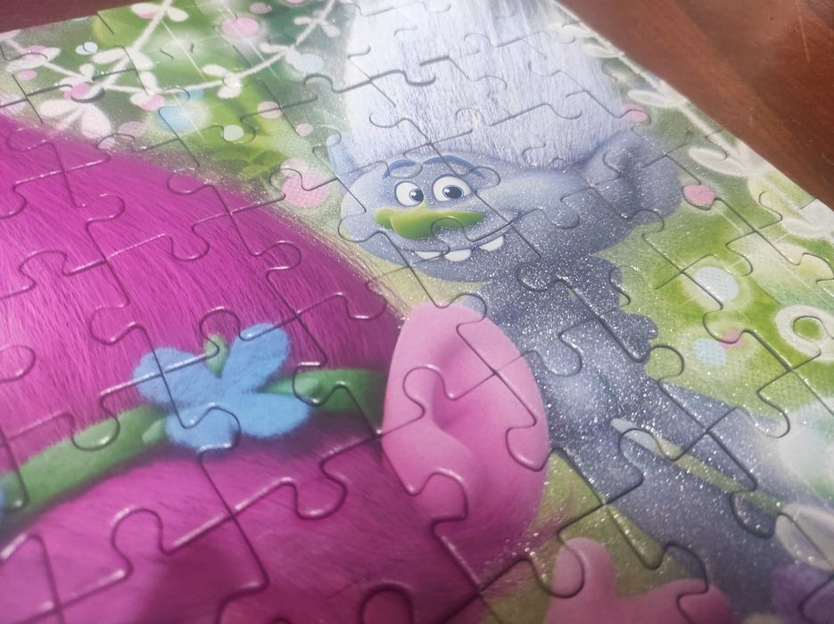 Trolls glitter puzzle