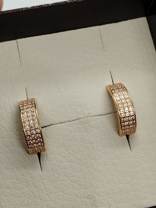 Золотые сережки 2.88 грамма