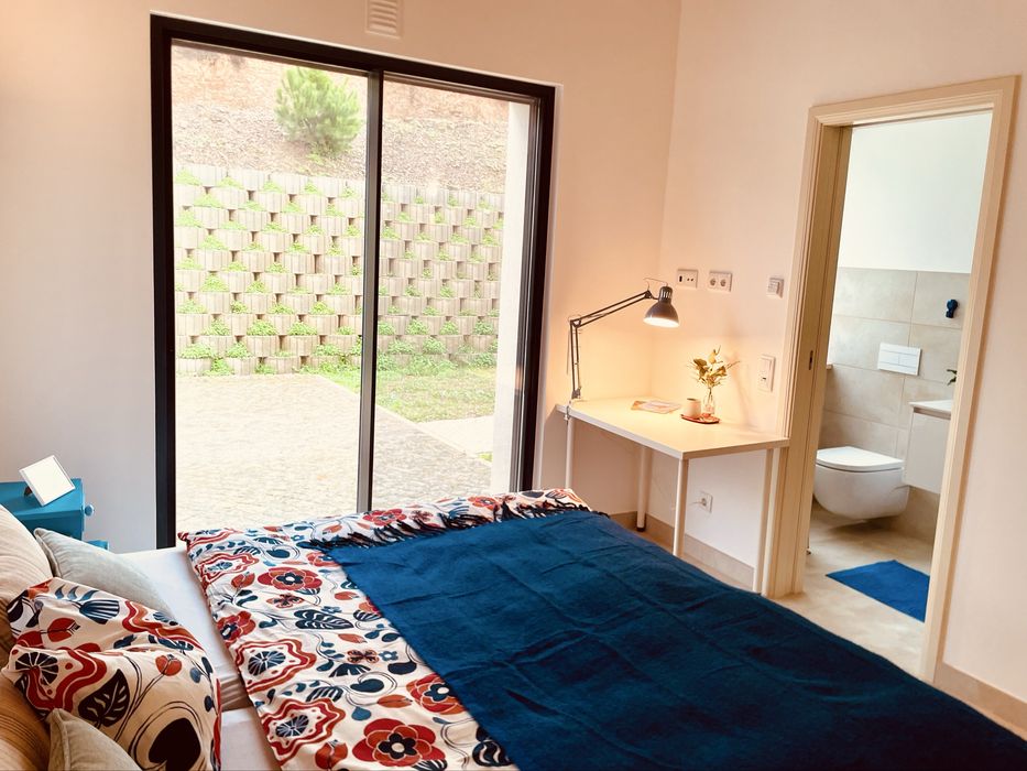 Quarto c/ banho privado em casa de campo - serenidade e natureza