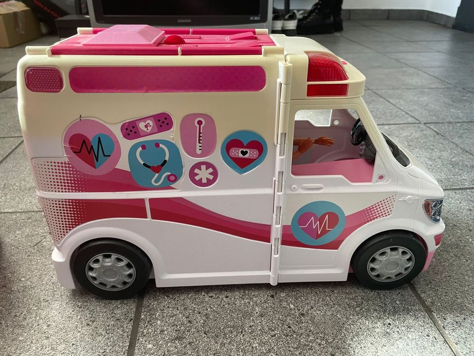 Samochód zabawkowy karetka Barbie