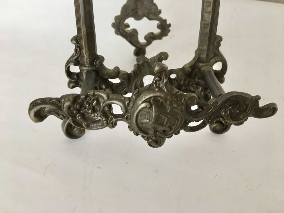 Декоративна підставка (мольберт) для тарілок, Франція