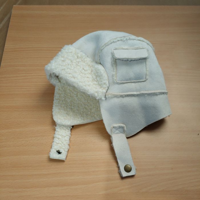 2 casacos e gorro criança 2-3 anos (vendidos em separado)