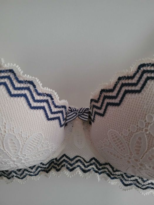 Intimissimi biustonosz stanik ecru ivory kremowy biały 80B 75C paski