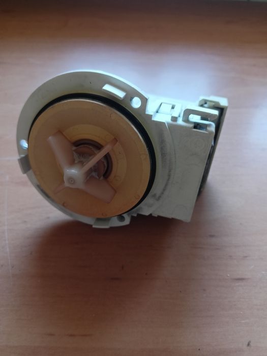 Silnik pompy pralki Electrolux EWP11274TW