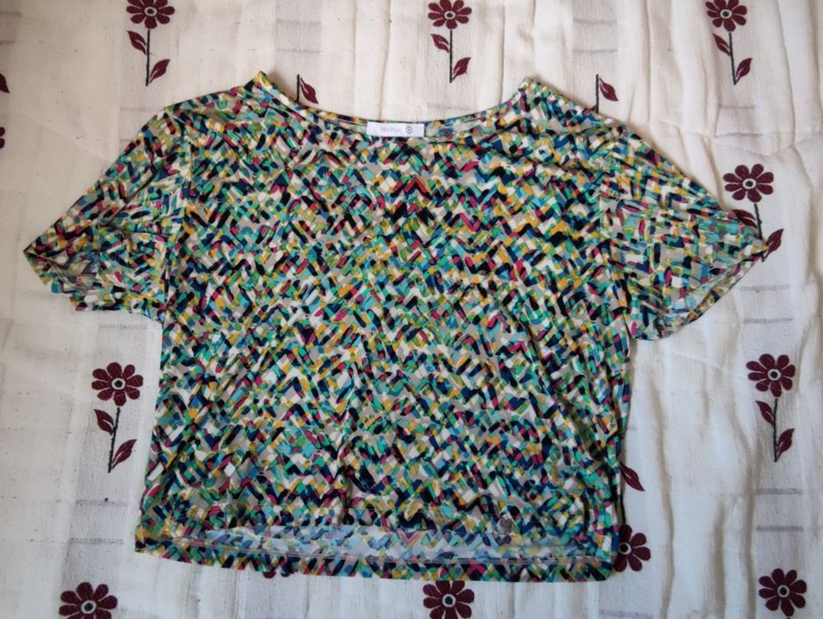T-shirt mulher colorida tamanho S