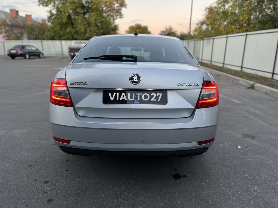 Двері Skoda octavia A7 Fl, LA7W