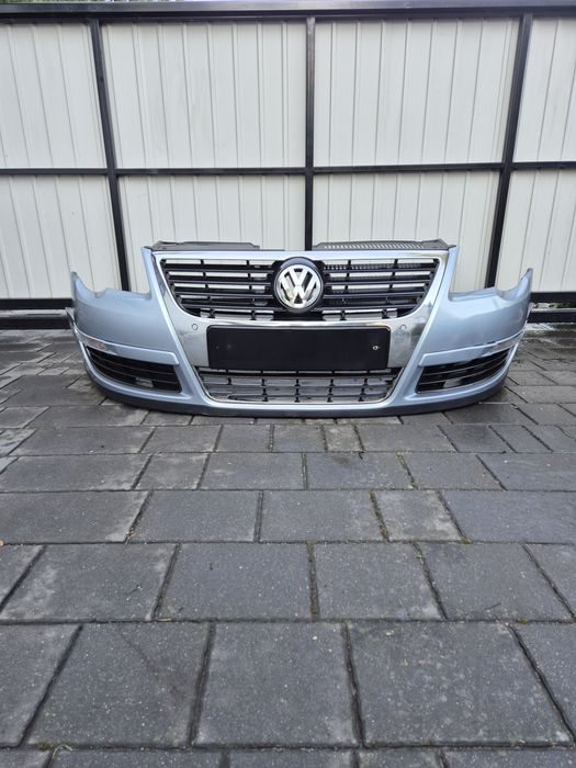 Zderzak przód przedni VW Passat b6 rok 07 kod LB5M  4xpdc