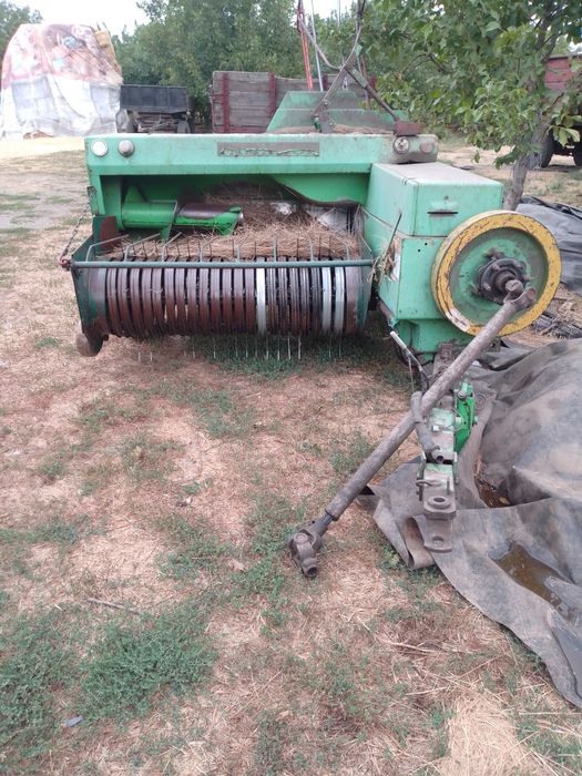 Прес-подборщик Фамарол