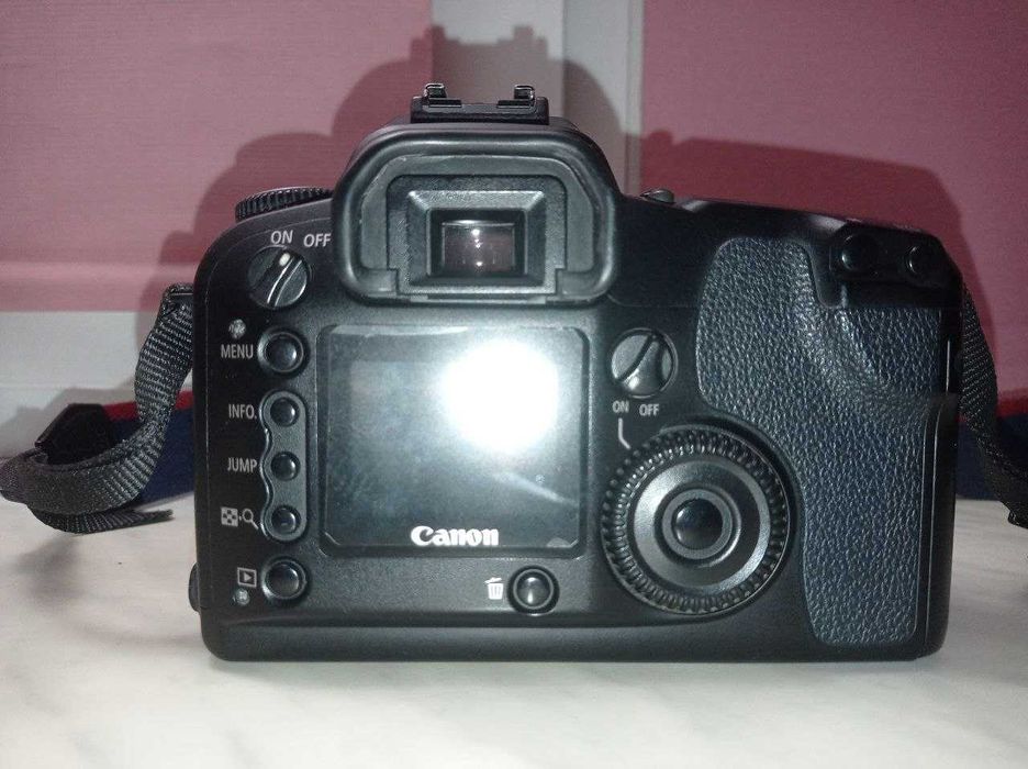 Дзеркальний фотоапарат Canon EOS D60