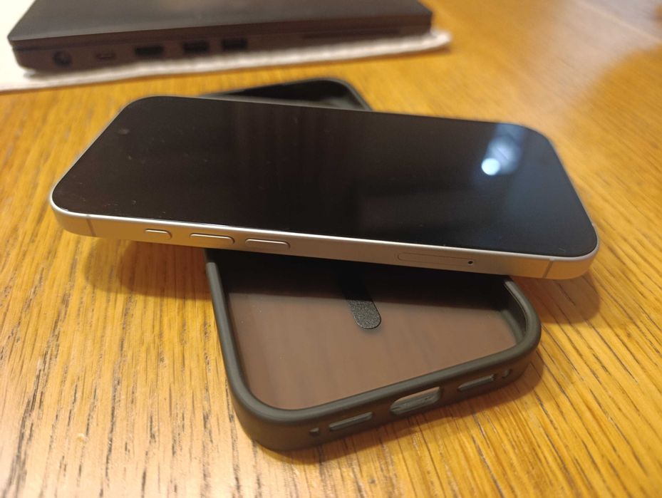 iPhone 17 praktycznie nowy
