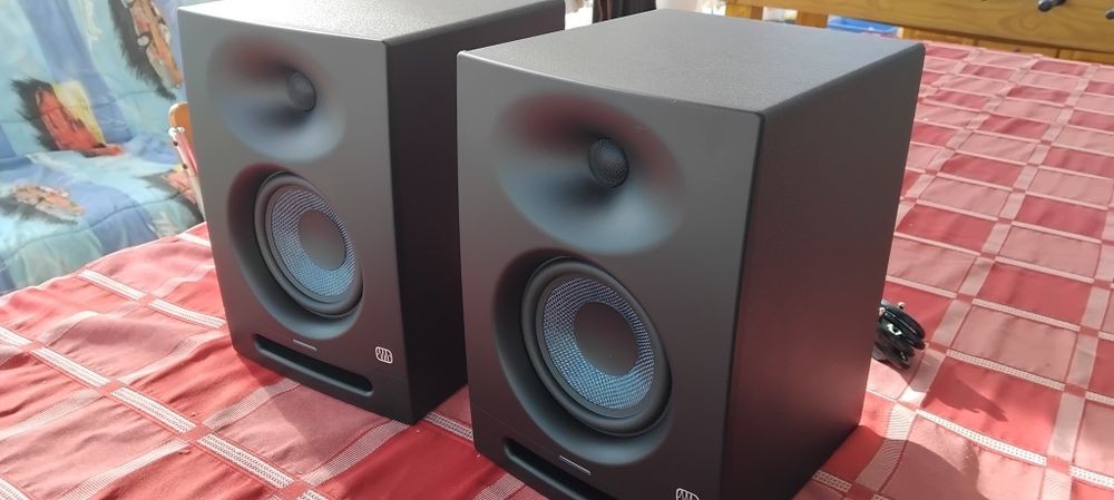 2 Colunas novas Eris Presonus Studio 5  com Bluetooth