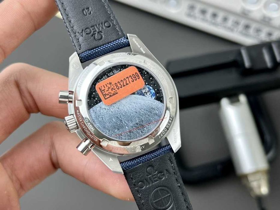 Годинник кварцовий Omega Speedmaster "Snoopy blue Award" 50th Anniversary features a 42mm