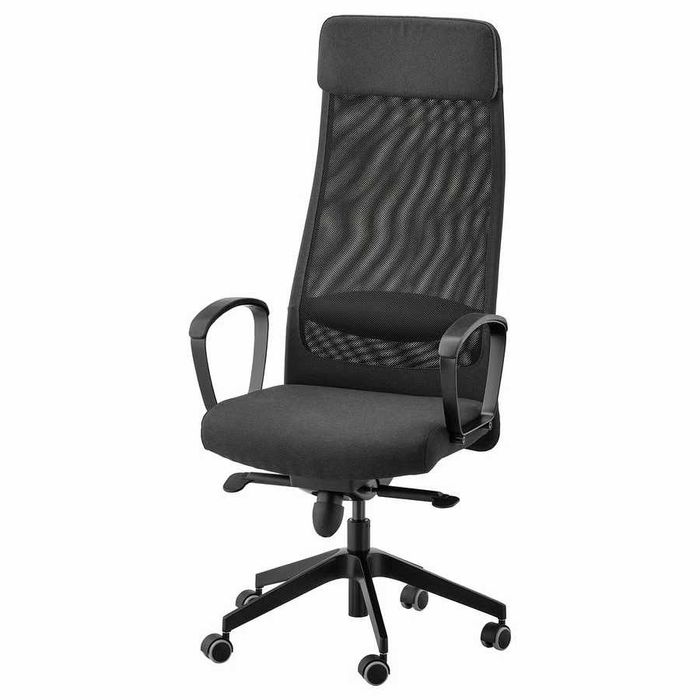 Sit/stand desk + chair | Mesa de pé/sentado + cadeira