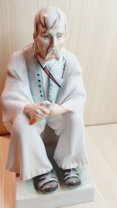 Статуетка фігурка