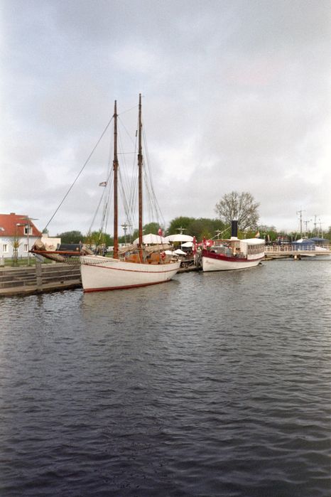 Kodak Ektachrome Е100, MotoFoto Super Color 100. Kольорова фото плівка