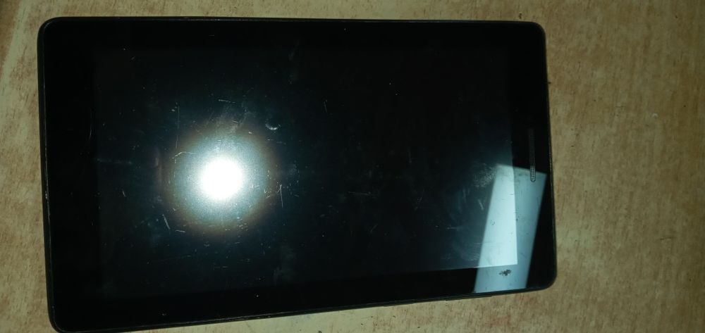 Продам планшети в неробочому стані