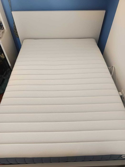 Cama Malm IKEA 140x200 branca — 1 ano, perfeito estado