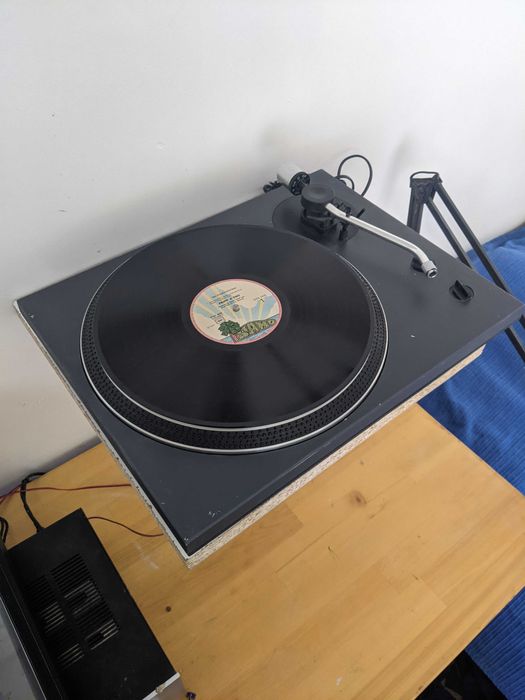 Gira-discos manual vintage anos 80
