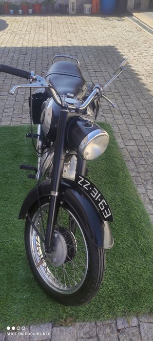 Bsa C15 preta de 1962
