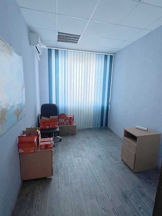 Від власника оренда офісу Дарницька площа, 70 м.кв