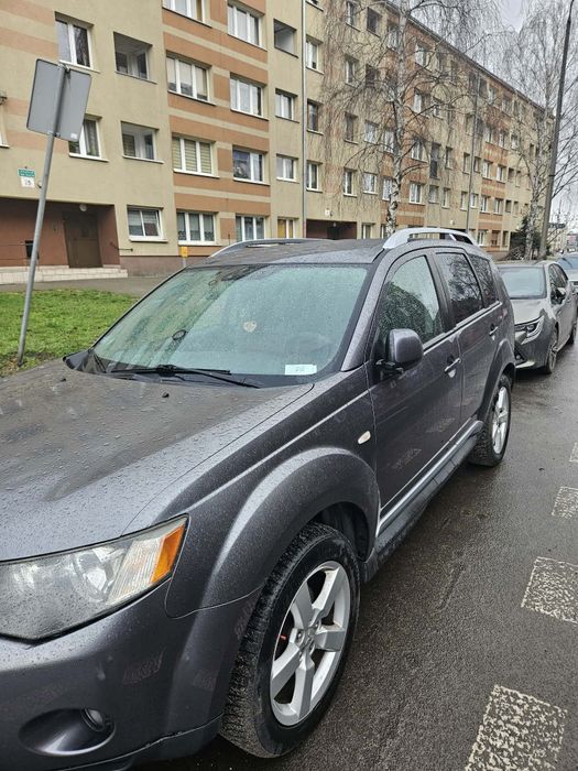 Mitsubishi Outlander 2