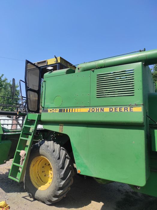 Комбайн JOHN DEERE 1042