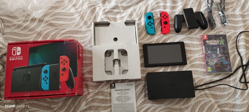 Nintendo Switch V2 ainda com garantia e todos os acessórios + Pokémon