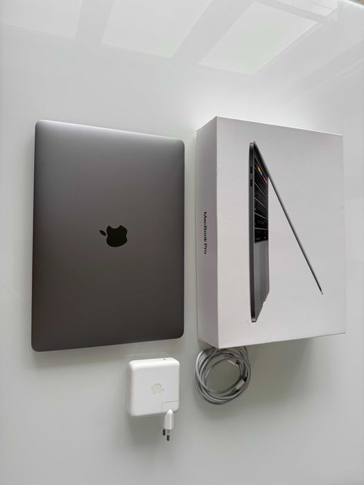 MacBook Pro 13" 2019 | 8 GB RAM | 128 GB SSD | Intel i5 | Space Gray
