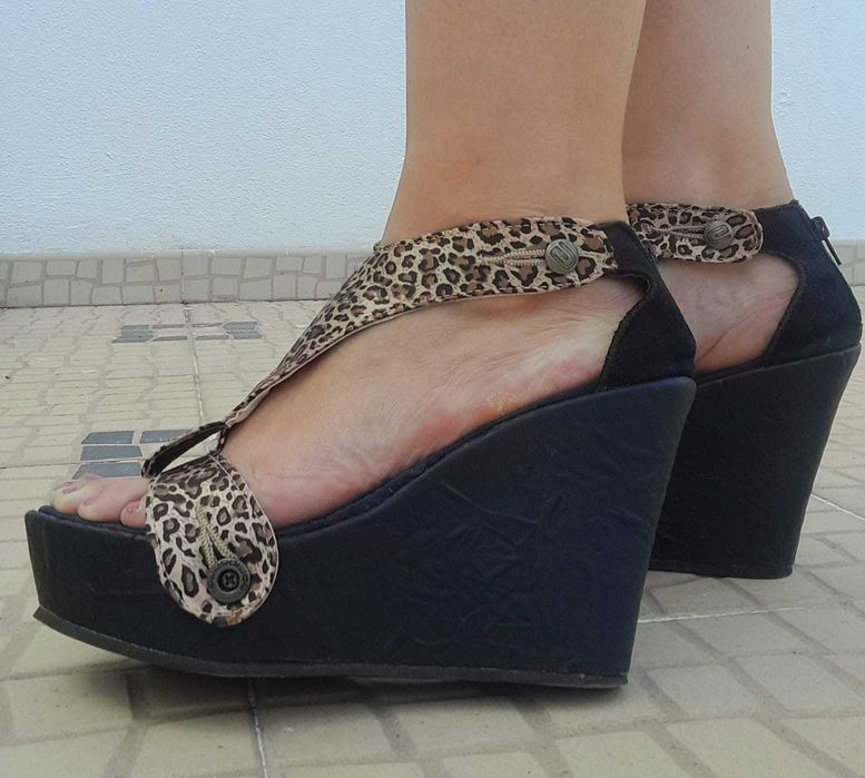 Sandálias Galibelle com 3 tiras diferentes