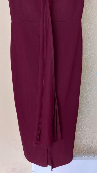 Sukienka midi dopasowana bordo