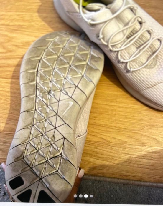 Sapatilhas Nike usadas em bom estado