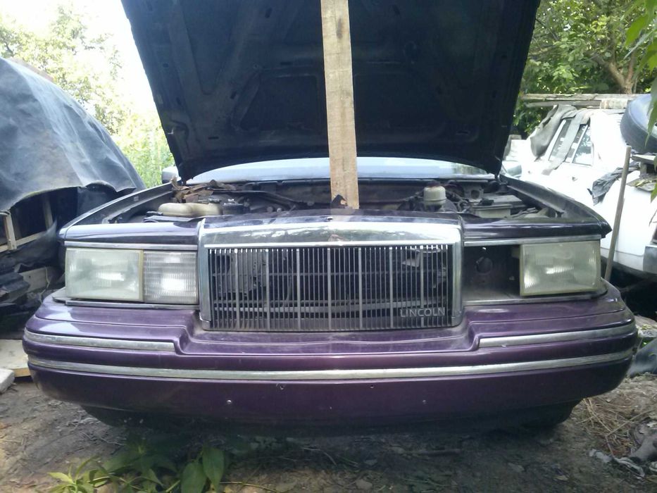 lincoln town car 1992 4.6 вишневый не на ходу