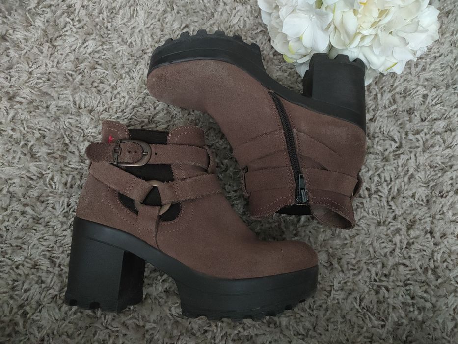 Botins em pele estilo Chelsea
