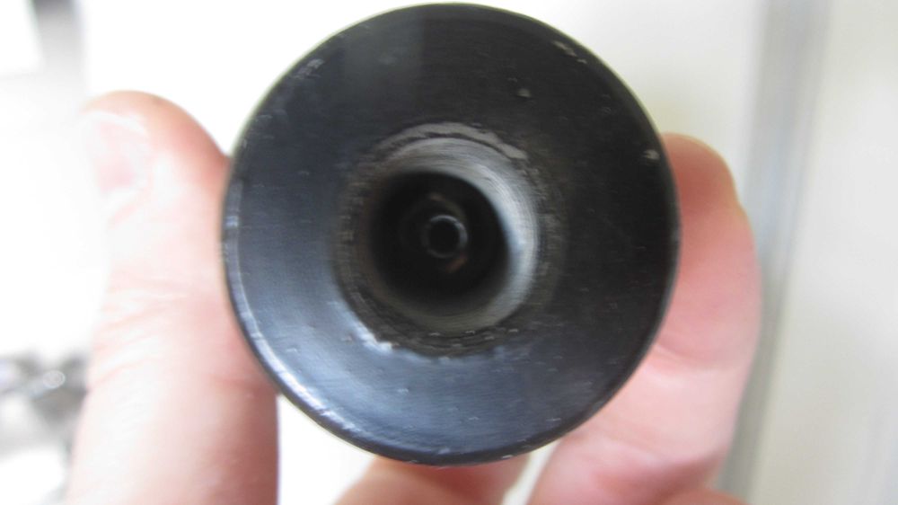 Нижняя часть антенны стационарной для раций частотами от 27 до 174 МГц