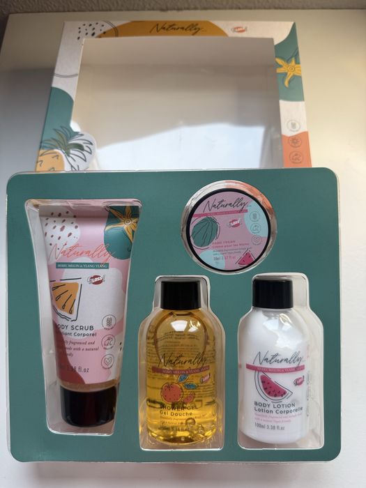 Kit Naturally Berry Melon & Ylang Ylang – Corpo e Mãos (4 Peças)