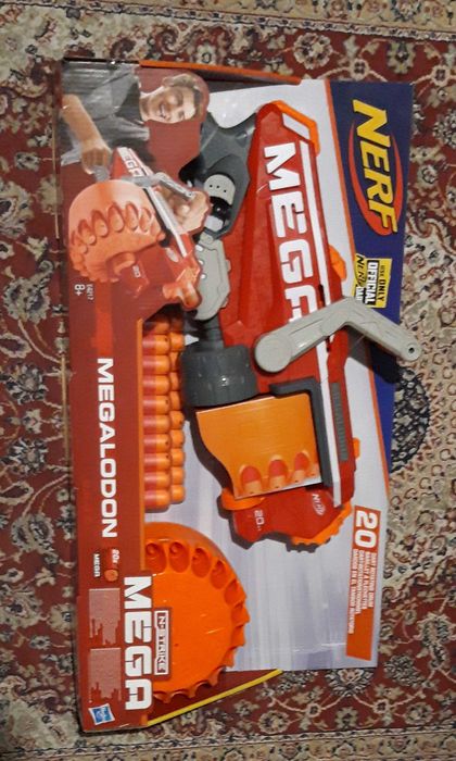 Lançador de dardo NERF MEGALODON - Artigo NOVO.