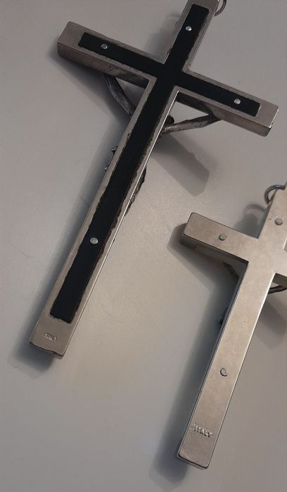 Santos e crucifixos