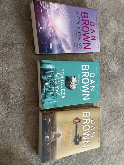 Venndo 3 livros Dan Brown