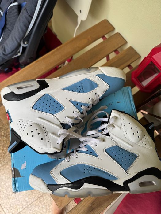 Jordan 6 “UNC” .