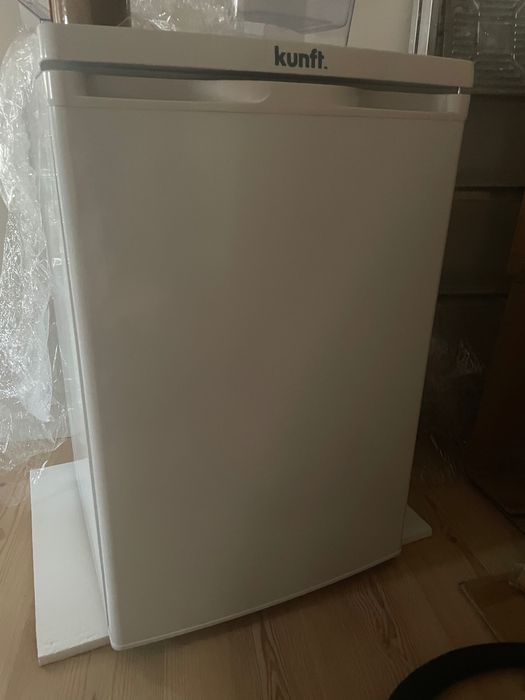 Frigorífico Kuft 109L