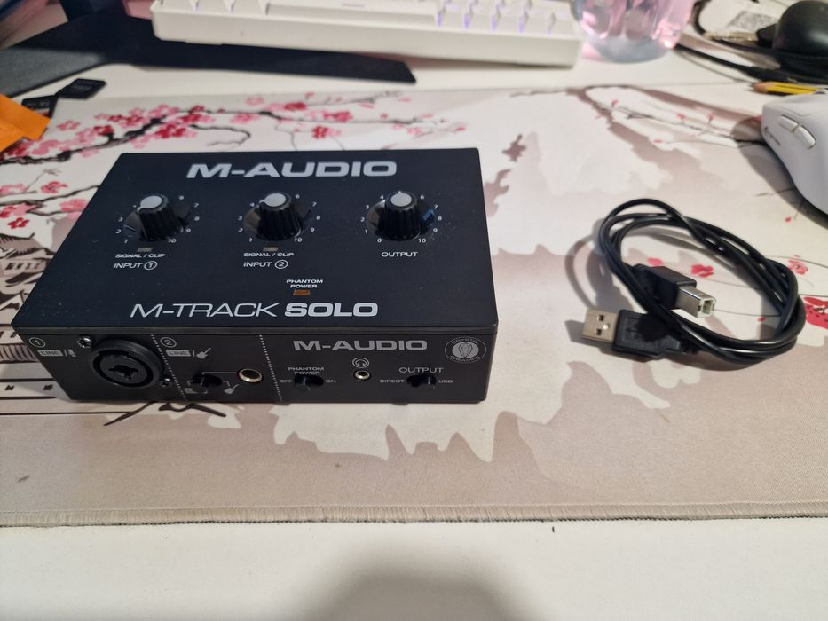 Guitarra Fender Sonic Stratocaster + Interface de áudio + Acessórios