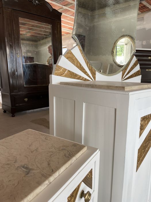 OPORTUNIDADE Pechiché e Mesas de Cabeceira